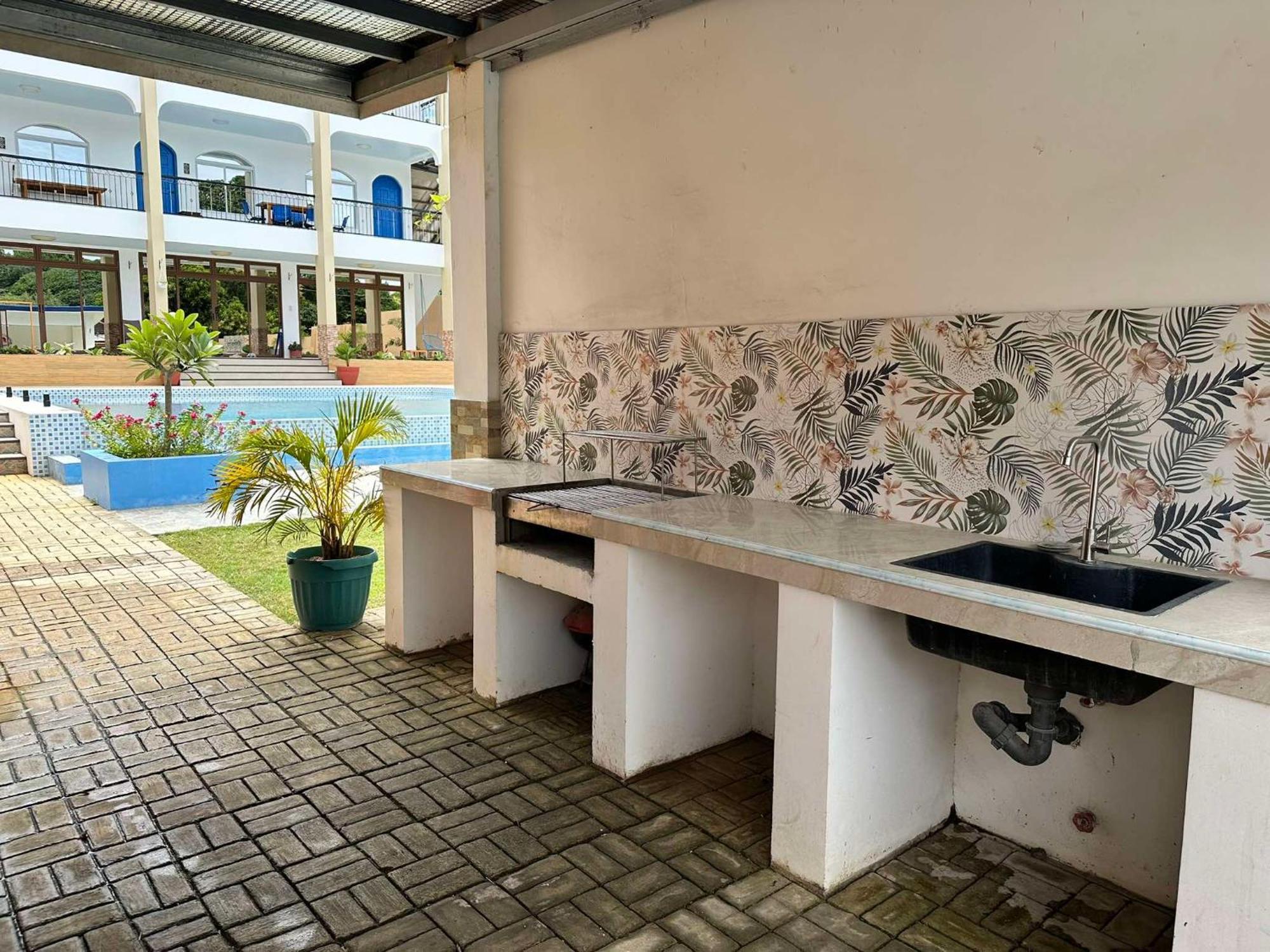 Aina Hannah Family Resort'S Greek Unit Calatagan Luaran gambar
