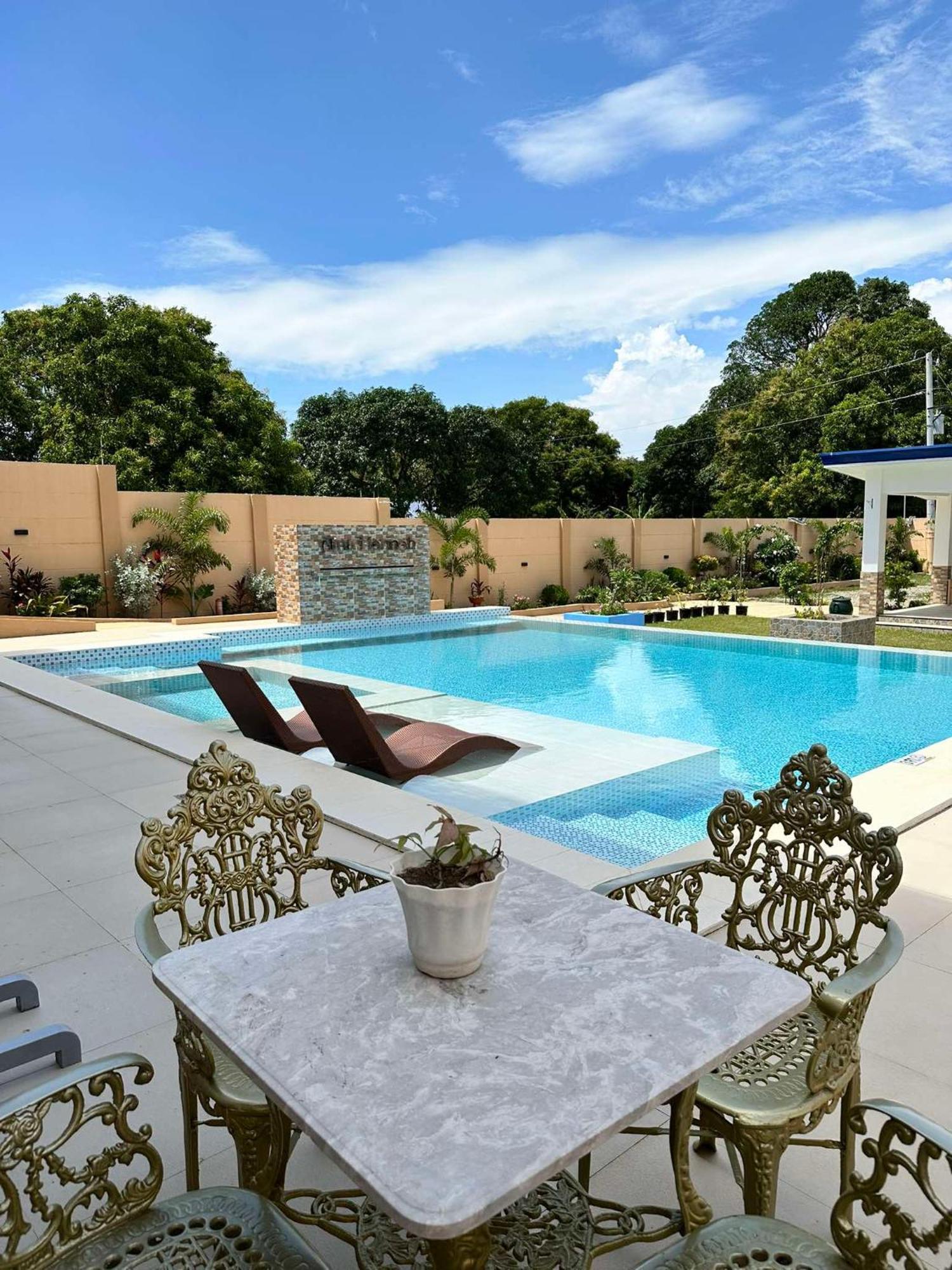 Aina Hannah Family Resort'S Greek Unit Calatagan Luaran gambar